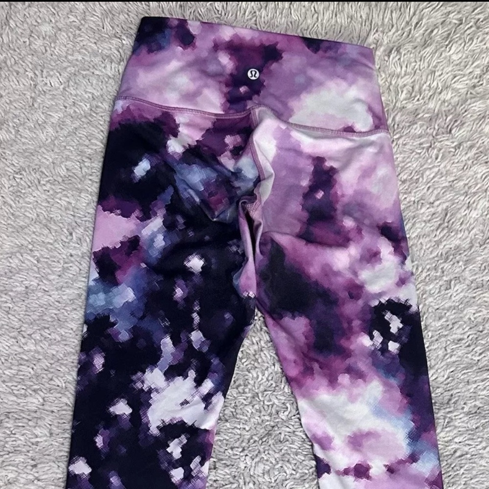 Lululemon leggings size 4 Paisley multi color
